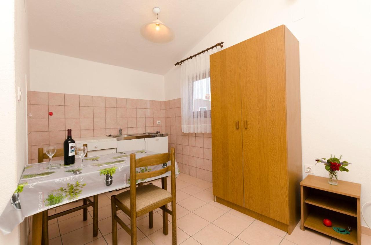 Apartments Mirko Trogir Oda fotoğraf